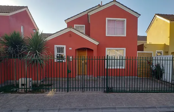 Amplia Casa En Condominio Barrio Nuevo Nos