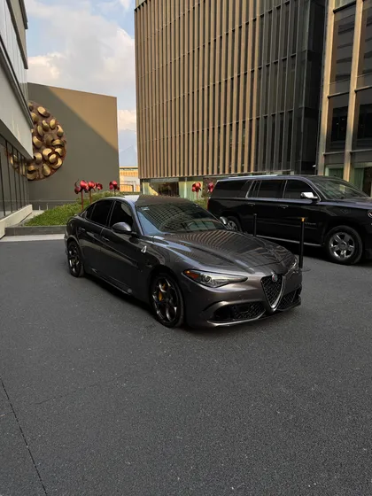 Alfa Romeo Giulia 2.9l Quadrifoglio V6 Bi-turbo At
