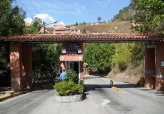 Apartamento Remodelado En Venta En Colina De La Tahona, Garita De Suguridad, Club Y Piscina Lprp