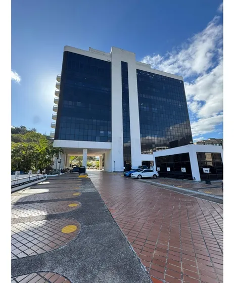 Se Vende Oficina1140m² 18b/7e Chuao