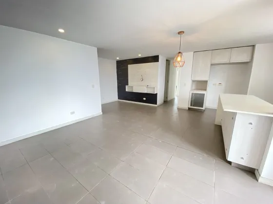  Apartamento En Arriendo Ubicado En El Poblado Sector Castropol (27659).