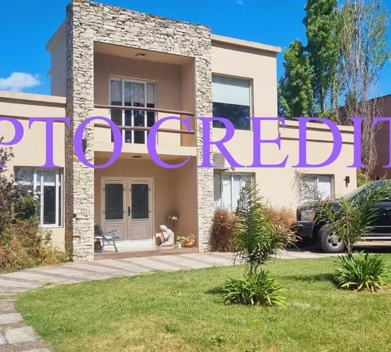 Venta De Hermosa Casa De 6 Ambientes En Altos Del Sol