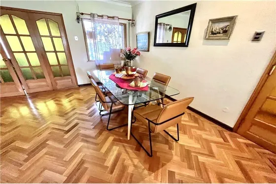 Venta Casa Ñuñoa, Luminosa Y Amplios Espacios.