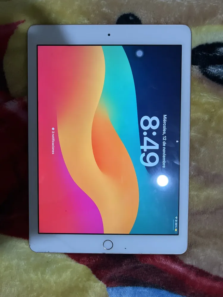 iPad Apple 6th generation 2018 A1893 9.7