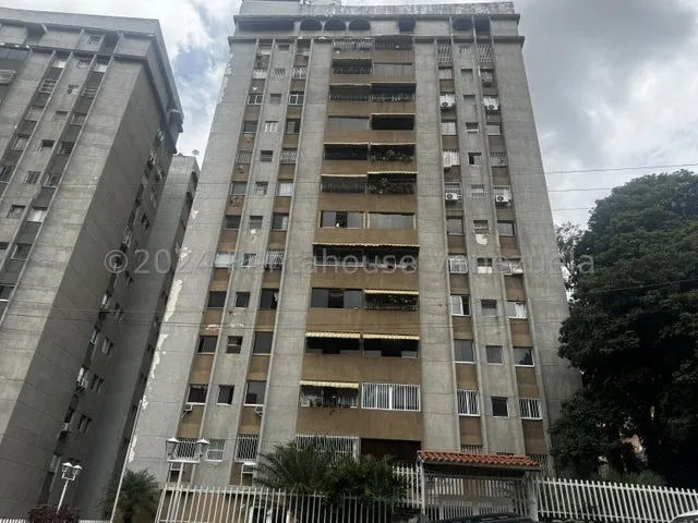 Amplio Y Cómodo Apartamento En Santa Fe Norte #24-26154