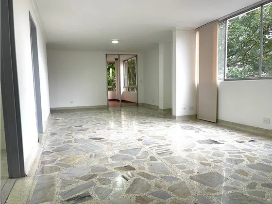 Venta Apartamento El Estadio Amplio Y Reformado Cercano Al Éxito 