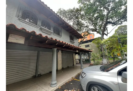 Se Alquila Local 550m² En Las Mercedes