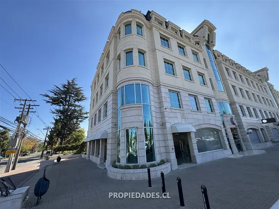 Local Comercial En Arriendo En Vitacura