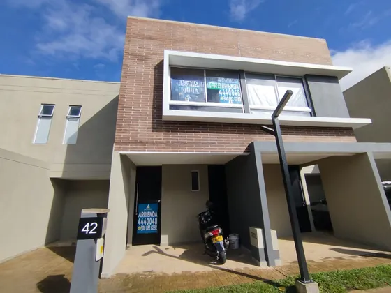 Arriendo Casa En La Ceja