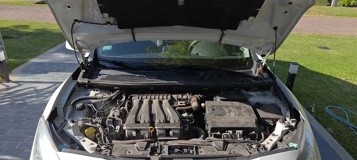 Renault Fluence 2.0 Privilege Mt5261945097060454416
