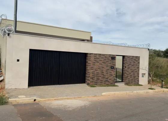 Casa Nova, 3 Quartos, 4 Banheiros, 5 Vagas, Lagoa Santa, 