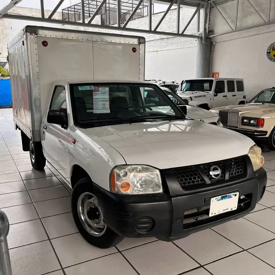 Nissan Np300 2.4 Chasis Mt