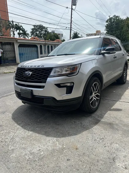 Ford Explorer Sport