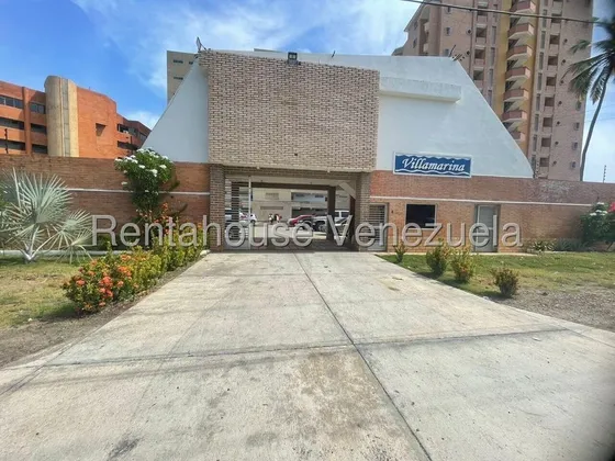 Rafael Gamarra Asesor Inmobiliario Vende Apartamento Bello, 2e13303, En Tucacas, O Cuenta Con Planta Eléctrica, Un Hermoso Balcón Con Vista Al Mar Y A Sus Bellas Piscinas, Parrillera, Canchas, Todo.