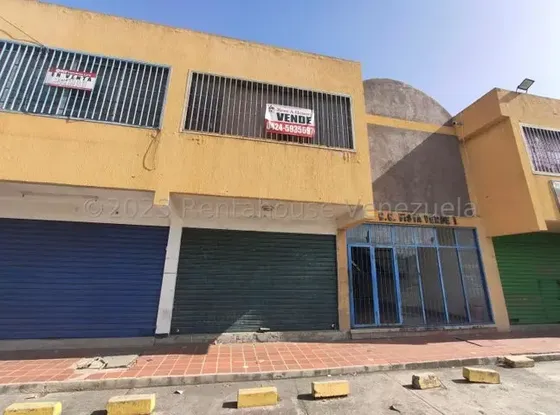Bella Y Cómoda Oficina En Venta Amoblada, En Cabudare Zona De La Mendera Lara Rc