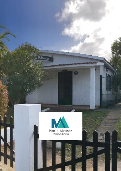 Venta Casa En Mar Del Tuyu, Independiente Con Amplio Parque, Zona Céntrica, Calle 68 Nro. 363, La Costa