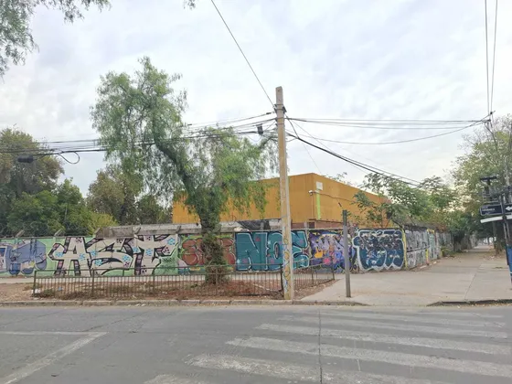 Local Comercial Con Gran Terreno (93122)