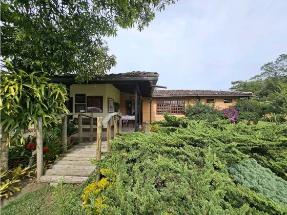 Casa Finca En Arriendo El Retiro Antioquia, Sector El Chuscal