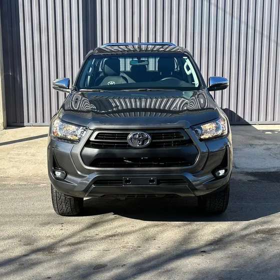 Toyota Hilux 2.7 D.cab. Srv