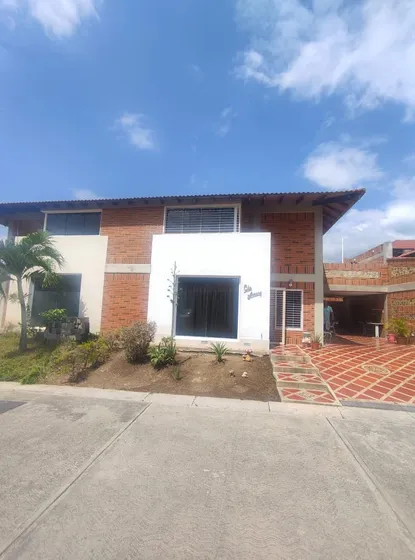 Preciosa Casa En Venta En Montaña Linda, Castillejo