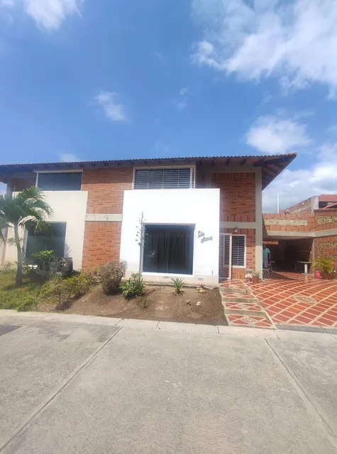 Preciosa Casa En Venta En Montaña Linda, Castillejo