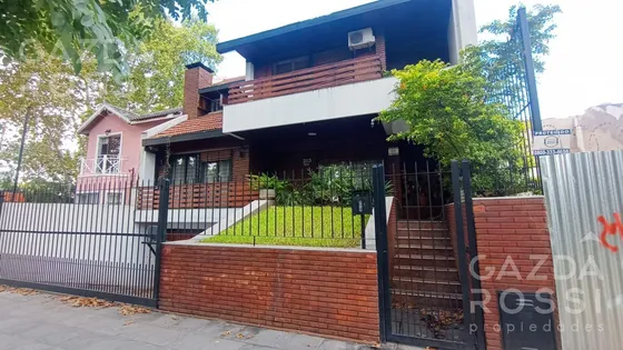 Casa En Venta En Temperley