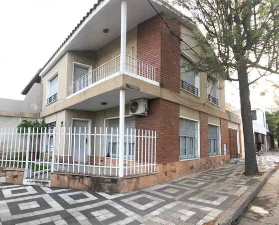 Alto Alberdi -  3 Dormitorios -balcon - Cochera - Zona  A Metros De Av Duarte Quiros