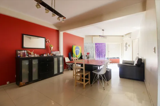 3 Amb. Con Cochera, Escritorio, Balcón  Y Terraza