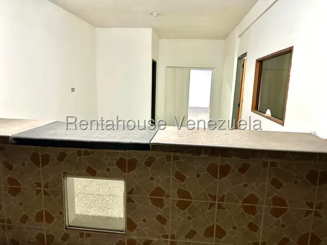 Sorangel Vargas Alquila Amplio Local Comercial Excelente Ubicacion Zona Centro Barquisimeto Mls #25-19350
