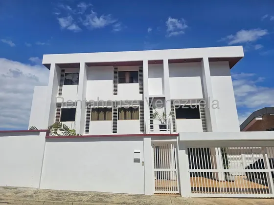 Casa En Venta En Los Naranjos Del Cafetal, Caracas 26-16566 Yf Solo Clientes. Abstenerse Intermediarios