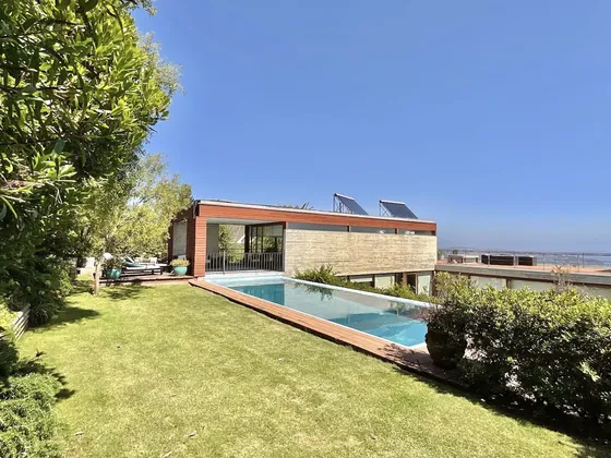 Preciosa Y Estilosa Casa Con Increíble Vista En Cantagua