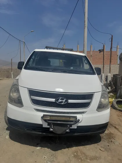 Hyundai H-1 Van Minibus