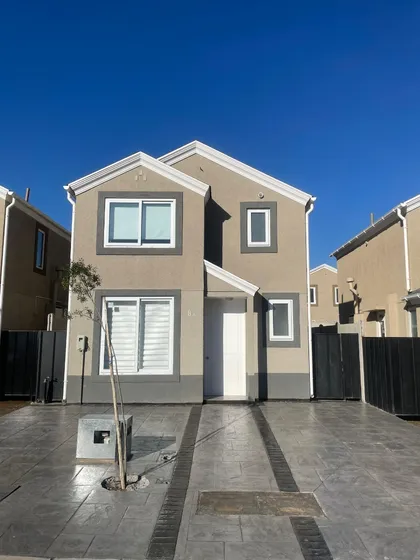 Se Arrienda Casa 3d+2b En Padre Hurtado Cond S.herminia Iv