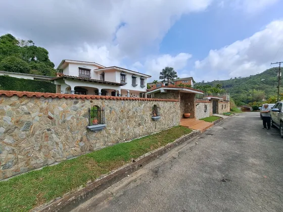 Casa En Venta En Los Montes Verdes Los Teques Rc