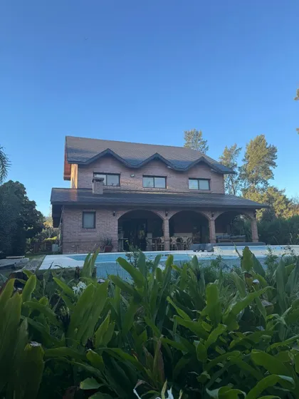 Casa En Venta - 4 Dormitorios 5 Baños - Tigre