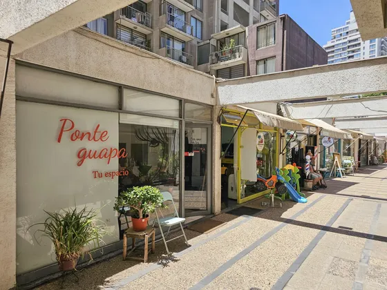 Local Comercial, Metro M Montt, Bajó De Precio