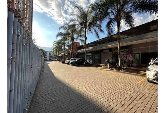 Vendo Excelente Local En Bulevar 55