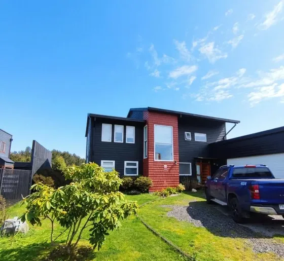 Venta Hermosa Casa En Loteo Centenario