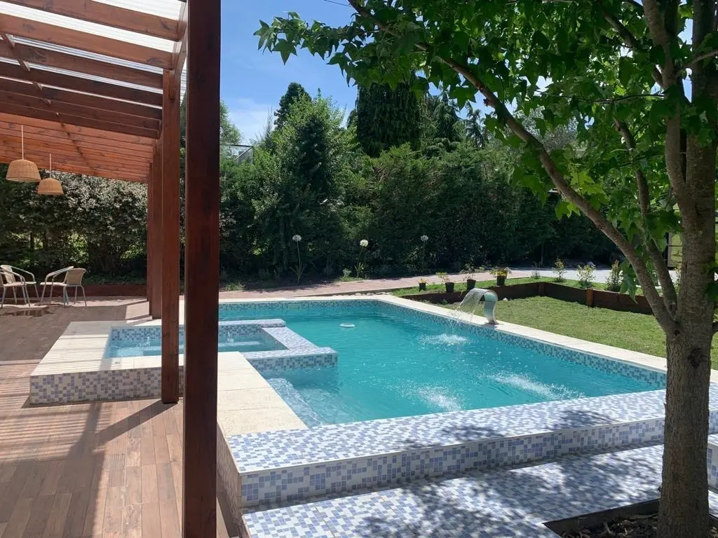 Beautiful Rationalist House in Sierra de los Padres. Short-Term Rental. Swimming Pool, Outdoor and Indoor Jacuzzi, Integrated Porch