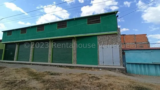 Bray Montoya Alquila Local Comercial En Zona Oeste De Barquisimeto Posee 57m2 Área De Mezzanina Baño A Pie De Calle 2#5#4#9#7#6 Bray Montoya                                                            