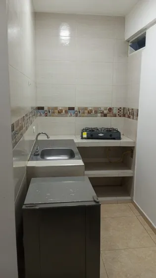 Rento Aparta Estudio Barrio San Fernando - Excelente Ubicación