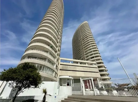 Edificio Punta Cavancha/ Capitán Roberto Pérez