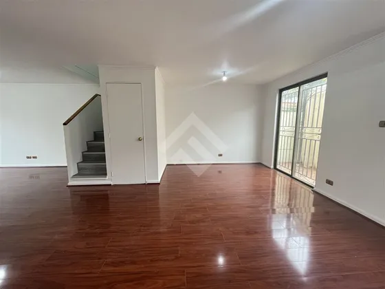 Casa En Venta De 3 Dorm. En Colina
