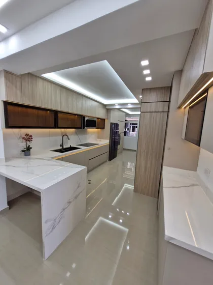 En Venta Apartamento Urb. El Trigal Norte Tittanium Suits Sr