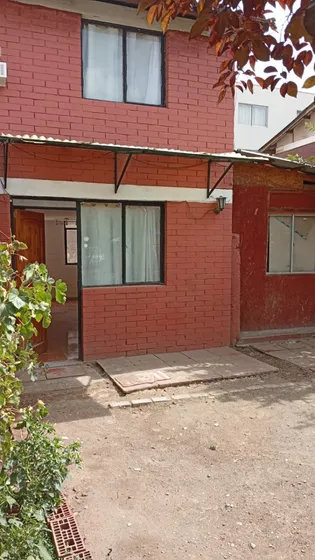 Casa Remodelada, Pasaje Cerrado, 3 Dormitorios, Estacionam.