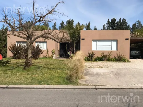 Casa - 5 Ambientes - Jardín - Pileta - Barrio San Francisco - Complejo Villa Nueva - Tigre - Venta