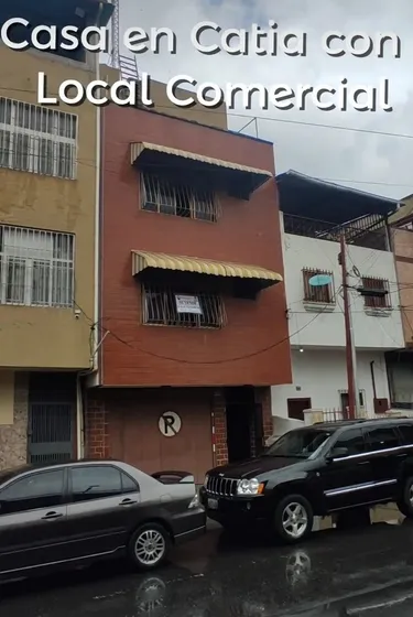 Venta De Pequeño Edificio Con Local Comercial En Catia