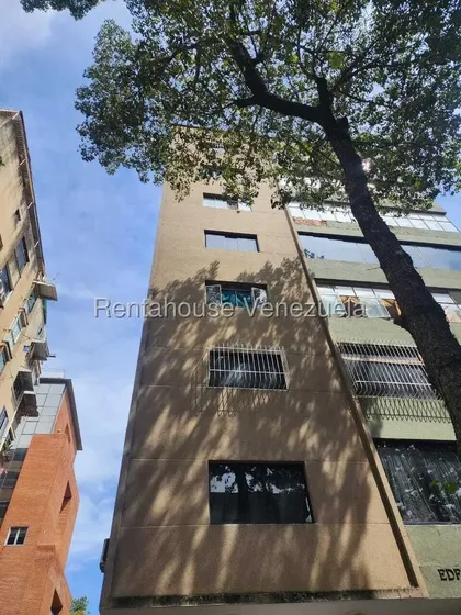 Apartamento En Alquiler - Colinas De Bello Monte / Mls #27-2823