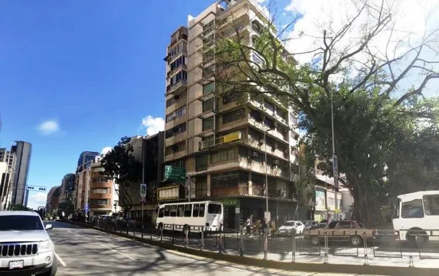 Cubículo - Av. Urdaneta - 9 Mts2
