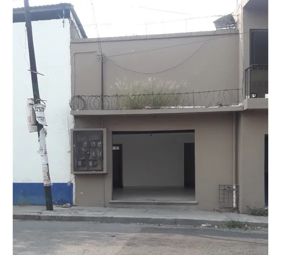 Bonito Local Sobre Av. Comercial En Chipitlan  $3,500